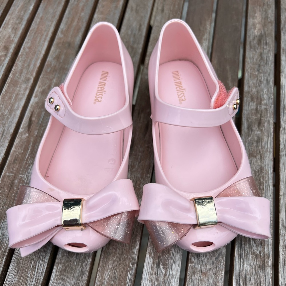 Sz 9 GUC Mini Melissa bow shoes